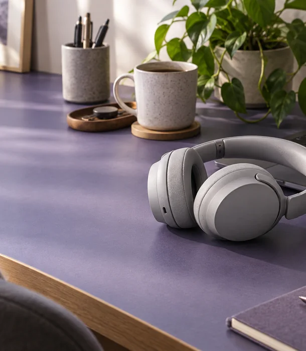 Pulse Quiet 7 in the home-spotlight-headphones composition